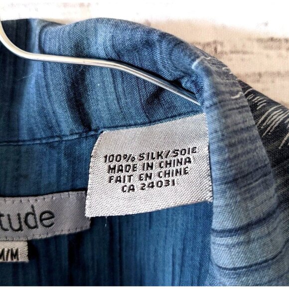 Attitude Hawaiian Silk Men's Shirt Blue Hibiscus Floral Button Down Size M - Picture 7 of 9